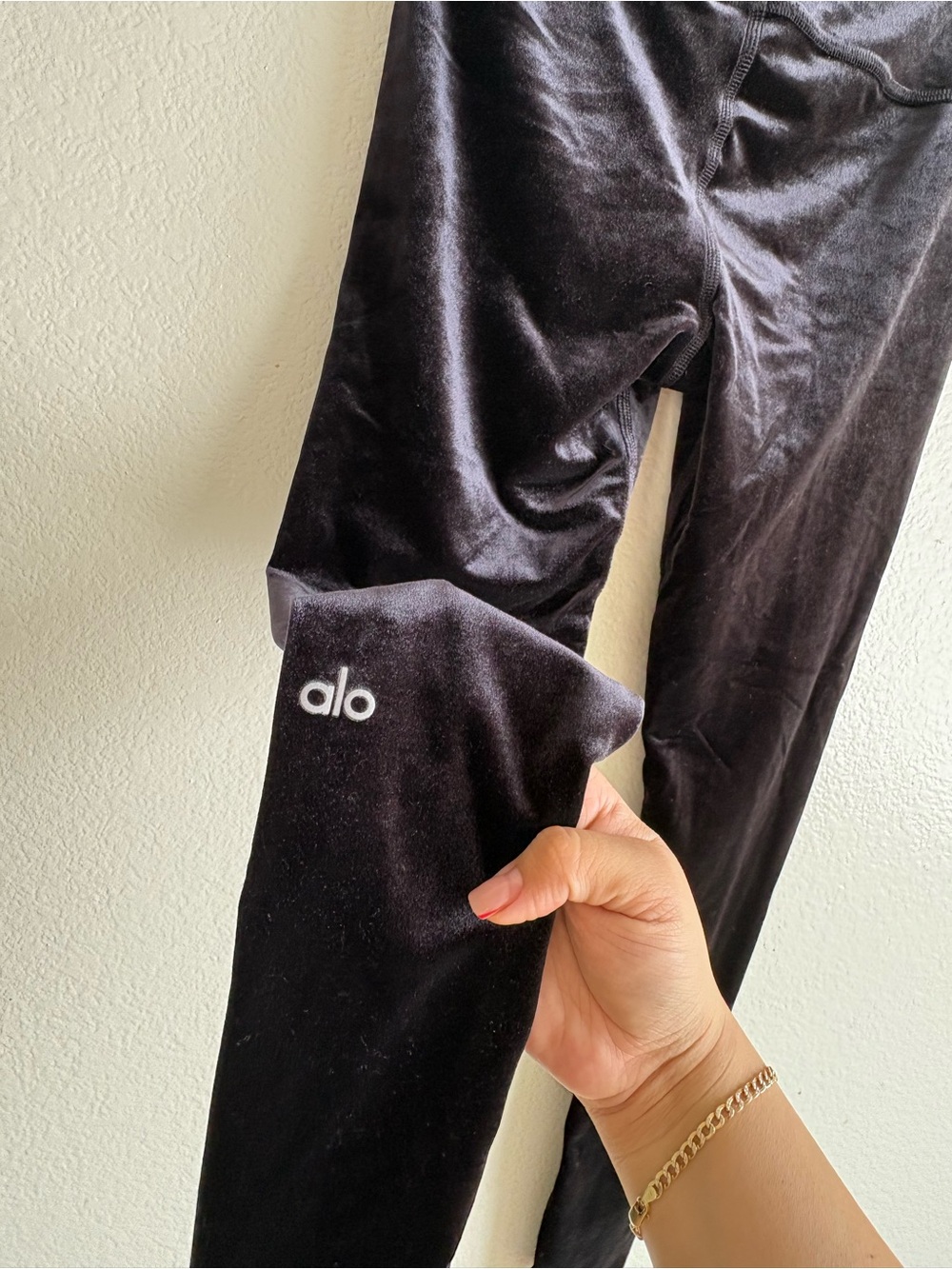 ALO Yoga Black Leggings or Sportswear with suede - Picture 4 of 5